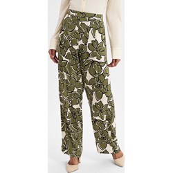 Spodnie damskie zielone Vila w kwiaty  - zdjęcie produktu
