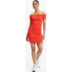 Sukienka Tommy Jeans z krótkim rękawem bawełniana  - zdjęcie produktu