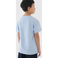 T-shirt chłopięce 4f Junior niebieski z nadrukami z bawełny  - zdjęcie produktu