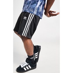 Spodenki męskie Adidas w sportowym stylu  - zdjęcie produktu