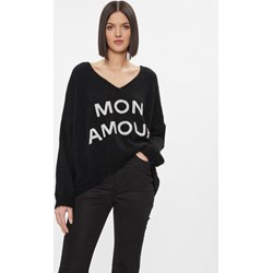Sweter damski Kontatto casualowy z dekoltem w serek z napisem  - zdjęcie produktu