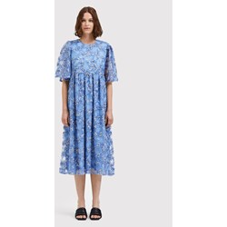 Selected Femme sukienka z krótkim rękawem w abstrakcyjne wzory elegancka midi z okrągłym dekoltem  - zdjęcie produktu