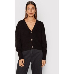 Sweter damski Vero Moda casualowy z dekoltem w serek  - zdjęcie produktu