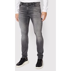 Jeansy męskie Guess na wiosnę  - zdjęcie produktu
