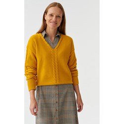 Sweter damski casual w serek  - zdjęcie produktu