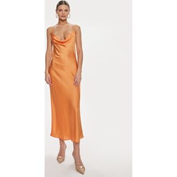 Sukienka Guess midi na ramiączkach  - zdjęcie produktu