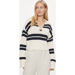 Sweter damski Tommy Jeans z dekoltem w serek  - zdjęcie produktu