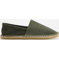 Espadryle męskie zielone Reserved zamszowe bez zapięcia na lato  - zdjęcie produktu