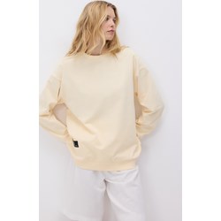 Reserved bluza damska casualowa z aplikacjami   - zdjęcie produktu