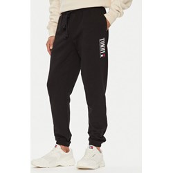 Spodnie męskie Tommy Jeans - MODIVO - zdjęcie produktu