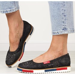 Półbuty damskie czarne Jezzi na płaskiej podeszwie  - zdjęcie produktu