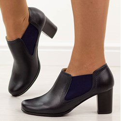 Gregors botki granatowe skórzane bez zapięcia na obcasie eleganckie  - zdjęcie produktu