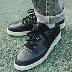 Buty sportowe damskie Reebok czarne skórzane gładkie  - zdjęcie produktu