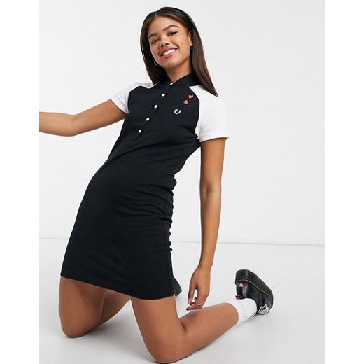 Fred Perry × Amy Winehouse – Czarna sukienka polo z raglanowymi rękawami-Czarny Fred Perry 38 Asos Poland