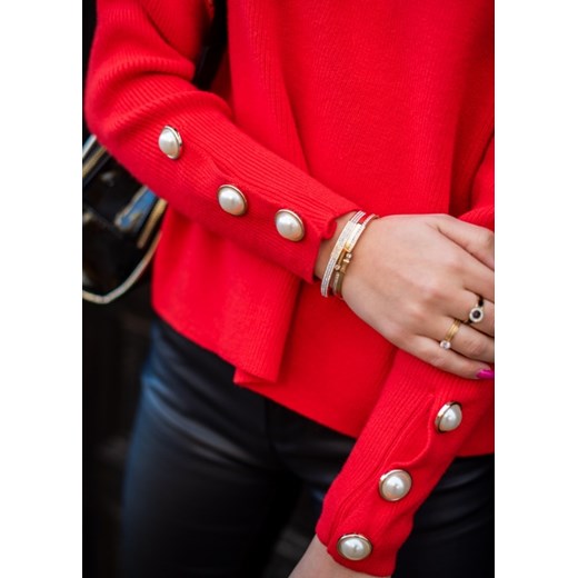 Sweter buttons czerwony Fason Uniwersalny Fason
