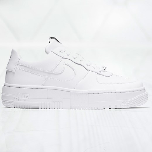 Buty sportowe damskie Nike air force wiązane białe bez wzorów 