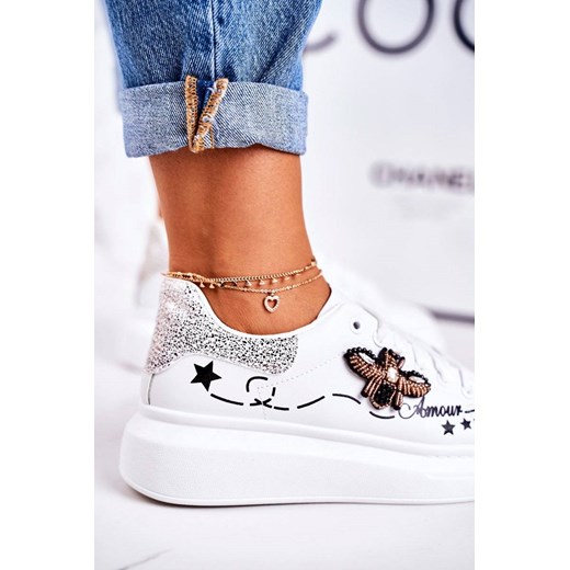 Buty sportowe damskie sneakersy młodzieżowe ze skóry ekologicznej białe płaskie sznurowane 
