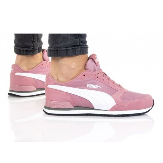 Różowe buty sportowe damskie Puma sznurowane 