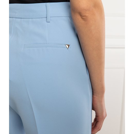 GUESS JEANS Spodnie SOPHY | Regular Fit S okazyjna cena Gomez Fashion Store
