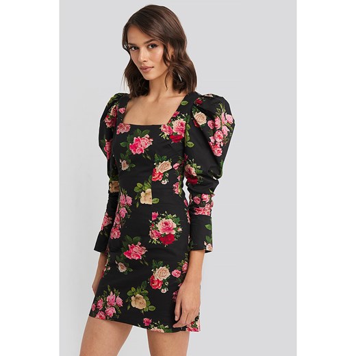 Sukienka NA-KD dopasowana z dekoltem v z długim rękawem dzienna casualowa 