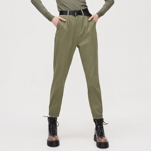 Cropp - Spodnie chino z paskiem - Khaki Cropp 40 okazja Cropp