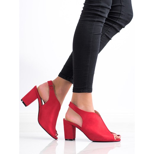 Sandały damskie czerwone CzasNaButy eleganckie z klamrą 
