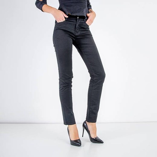 Czarne materiałowe spodnie z prostymi nogawkami PLUS SIZE - Odzież Royalfashion.pl L - 40 royalfashion.pl