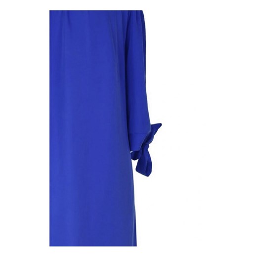 Sukienka niebieska oversize z kokardką z dekoltem typu hiszpanka 