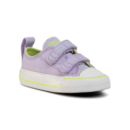 Fioletowe buciki niemowlęce Converse na rzepy na wiosnę 