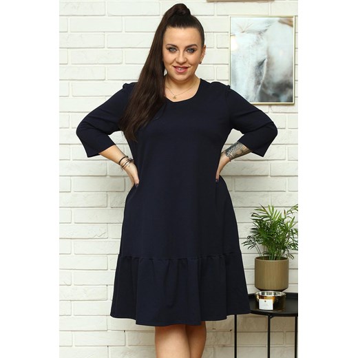 Sukienka na co dzień trapezowa dresowa z falbanką ALDONA granatowa Plus Size karko.pl