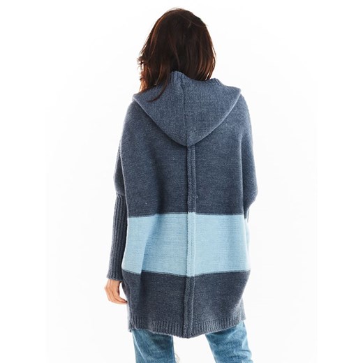 Sweter damski AWAMA z dekoltem v zimowy