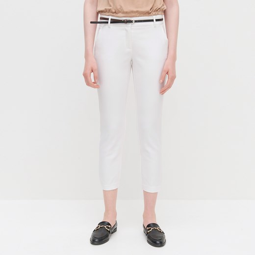 Reserved - Spodnie z paskiem - Biały Reserved 44 okazyjna cena Reserved