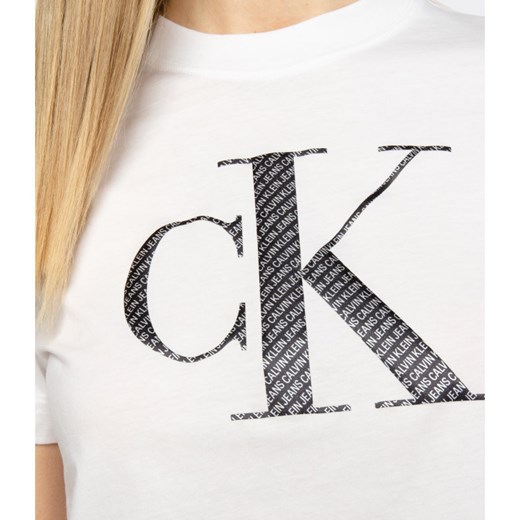 Bluzka damska Calvin Klein biała w stylu młodzieżowym z okrągłym dekoltem z napisami 
