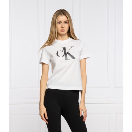 Biała bluzka damska Calvin Klein z okrągłym dekoltem w stylu młodzieżowym z napisami 