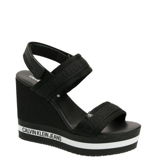 Calvin Klein sandały damskie z klamrą czarne na koturnie 