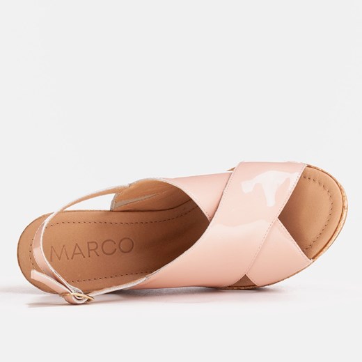 Sandały na koturnie z beżowego lakieru Marco Shoes 38 promocyjna cena Marco Shoes