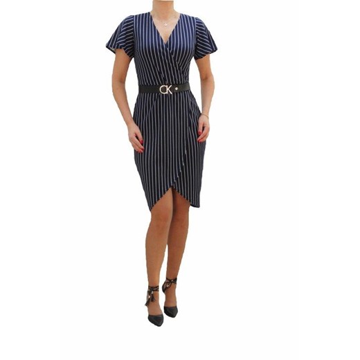 Sukienka Mm Fashion z krótkimi rękawami z tkaniny w paski z dekoltem v
