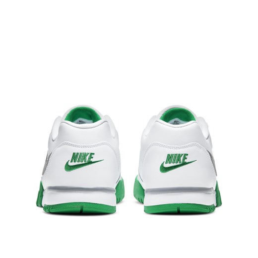 Buty sportowe damskie białe Nike na płaskiej podeszwie wiązane 