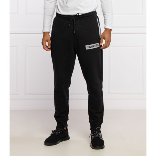 Spodnie męskie czarne Calvin Klein na wiosnę 