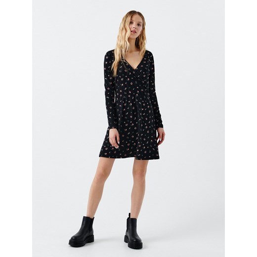 Cropp - Sukienka z kopertowym dekoltem - Czarny Cropp L Cropp