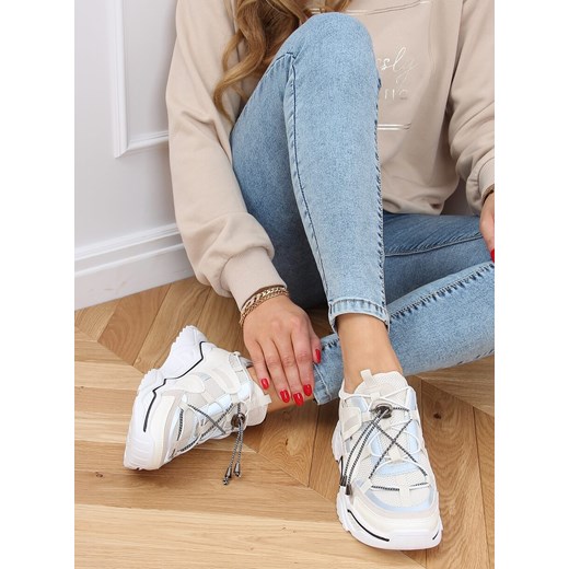 Buty sportowe damskie na płaskiej podeszwie białe wiązane z tkaniny 