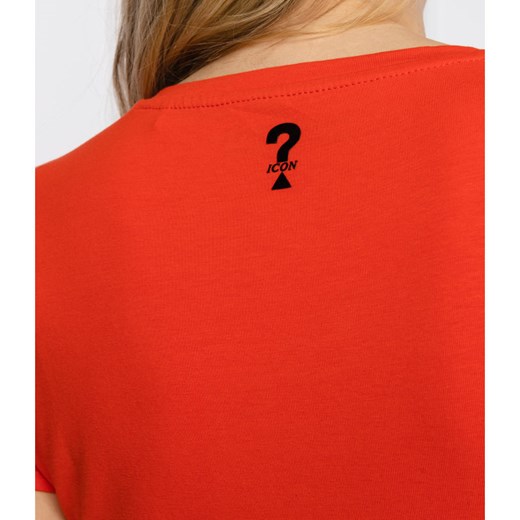 Bluzka damska czerwona Guess z krótkim rękawem z okrągłym dekoltem 