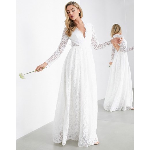 Sukienka biała Asos z długim rękawem z dekoltem w serek maxi z odkrytymi ramionami 