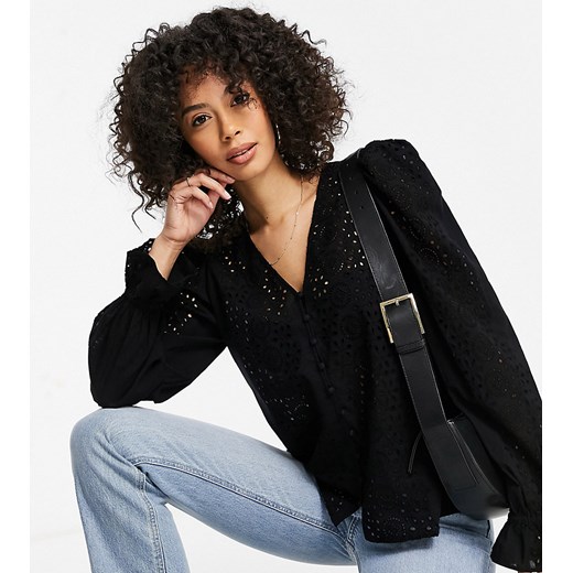Vero Moda Tall – Czarna bluzka z haftem zapinana na guziki-Czarny XL Asos Poland