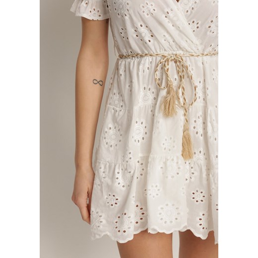 Sukienka Renee z krótkim rękawem biała z dekoltem v 