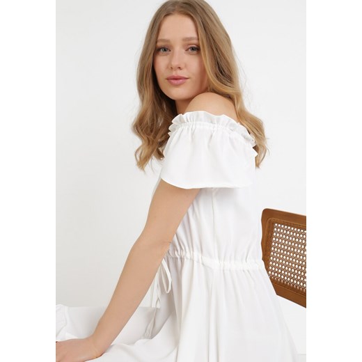 Sukienka Born2be biała z okrągłym dekoltem asymetryczna bez rękawów 