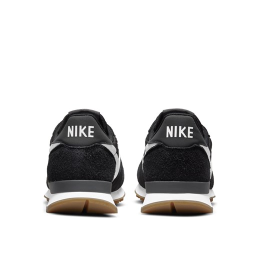 Buty sportowe damskie Nike na wiosnę na płaskiej podeszwie sznurowane ze skóry 