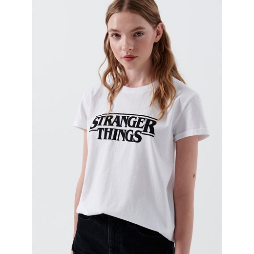 Cropp - Koszulka Stranger Things - Biały Cropp S Cropp okazja