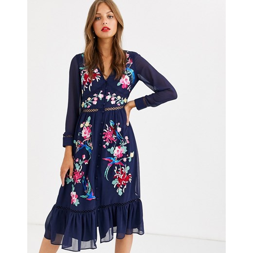 ASOS DESIGN – Granatowa sukienka midi skater z haftowanym wzorem, koronkowymi wstawkami i dołem wykończonym falbanką-Granatowy 34 Asos Poland