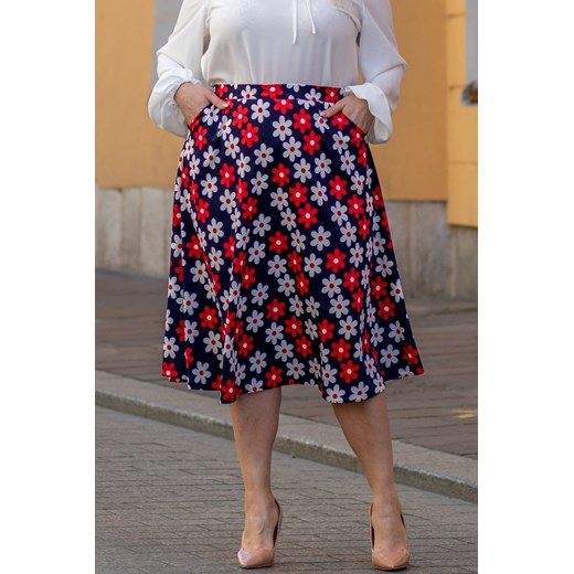 Spódnica rozkloszowana elegancka z zameczkiem AGUSIA czerwono-białe kwiaty na granacie Plus Size karko.pl